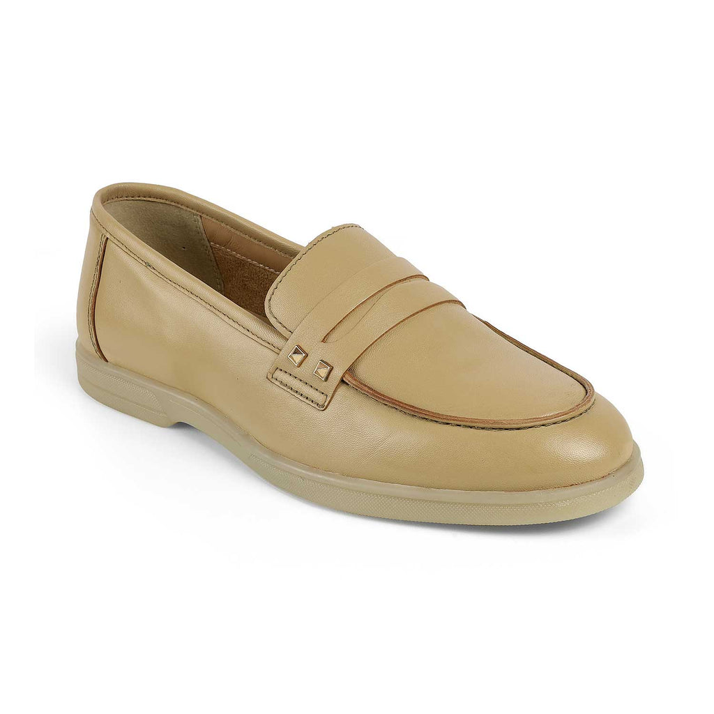 Women’s Loafers with Minimalist Stud Accent for Everyday Comfort