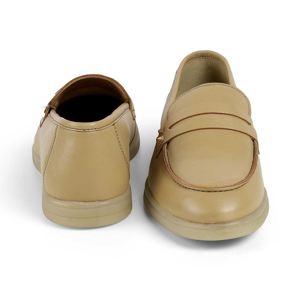 Women’s Loafers with Minimalist Stud Accent for Everyday Comfort