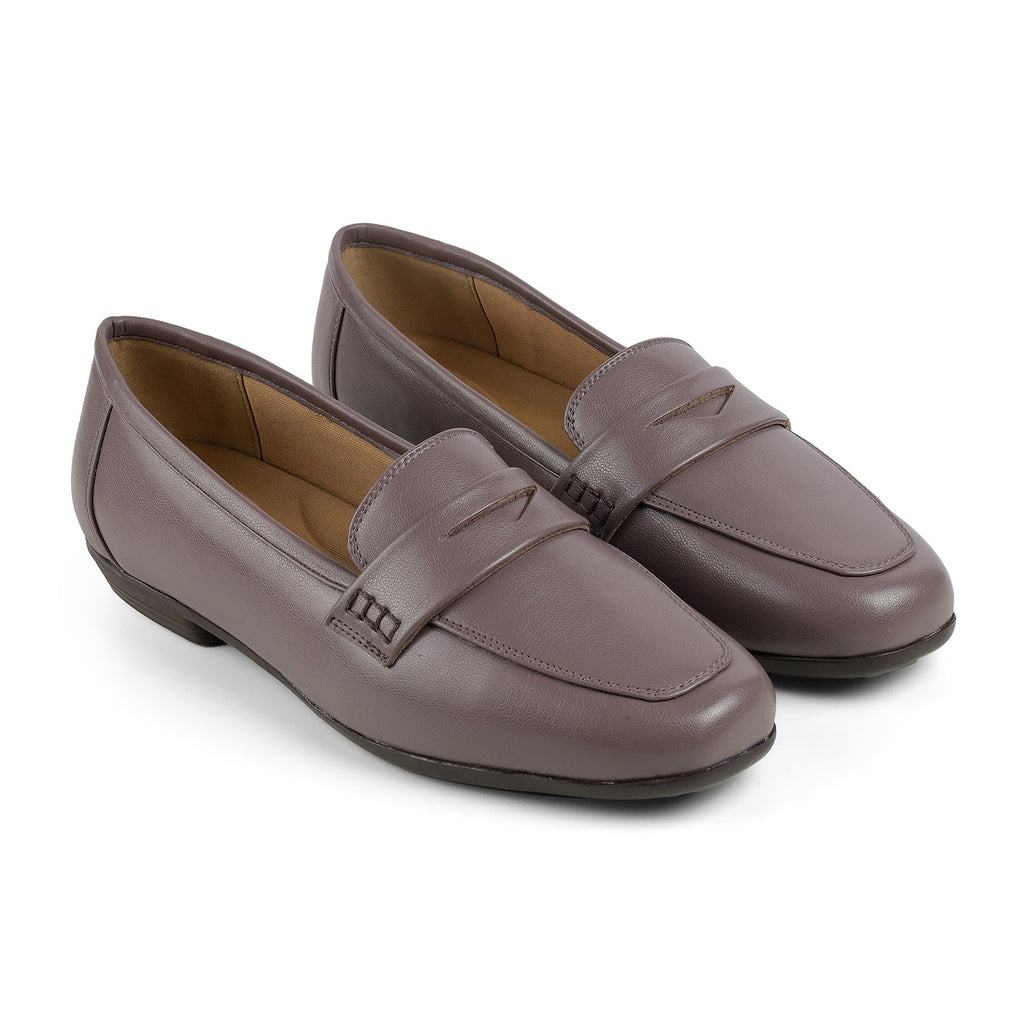 Women’s Penny Loafers with Timeless Comfort and Clean Styling